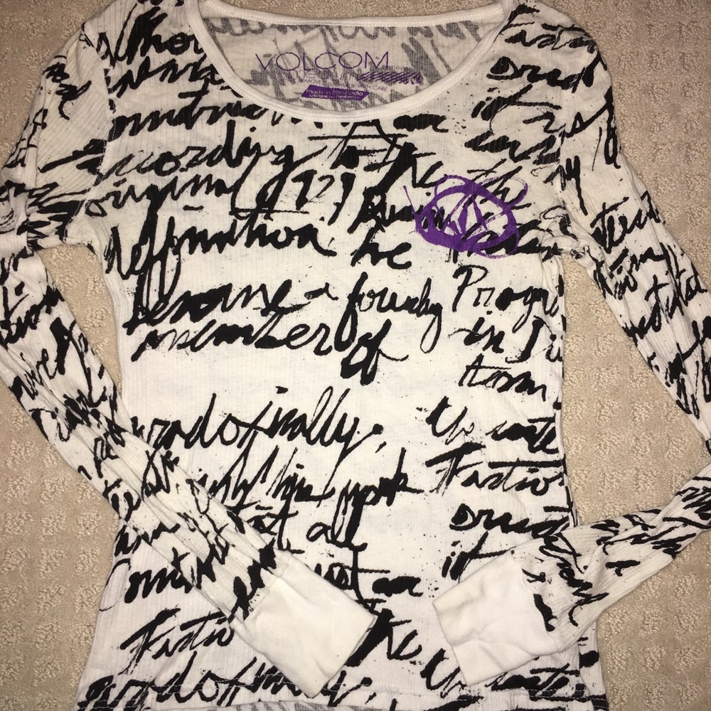 Woman’s long sleeve Volcom Shirt